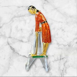 185. Vintage Women‎ Golfing Brooch Gold Tone Enamel Fashion Jewelry